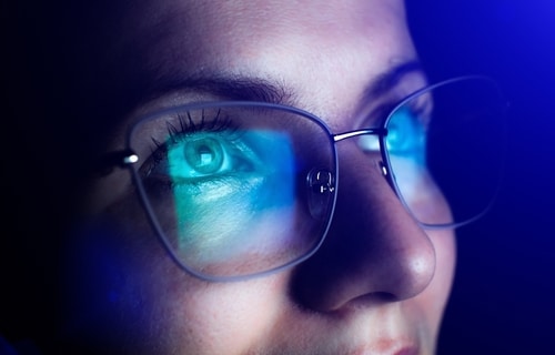 The Effects of Blue Light on Our Eyes